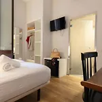 Som Nit Born Gæstehus 4*