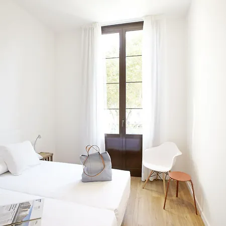 Som Nit Born Konukevi