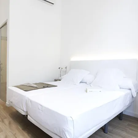 Som Nit Born Konukevi