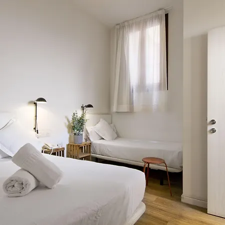 Som Nit Born 4* Barselona